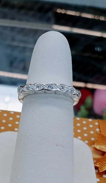 Churumbela con una lÃ­nea de piedras